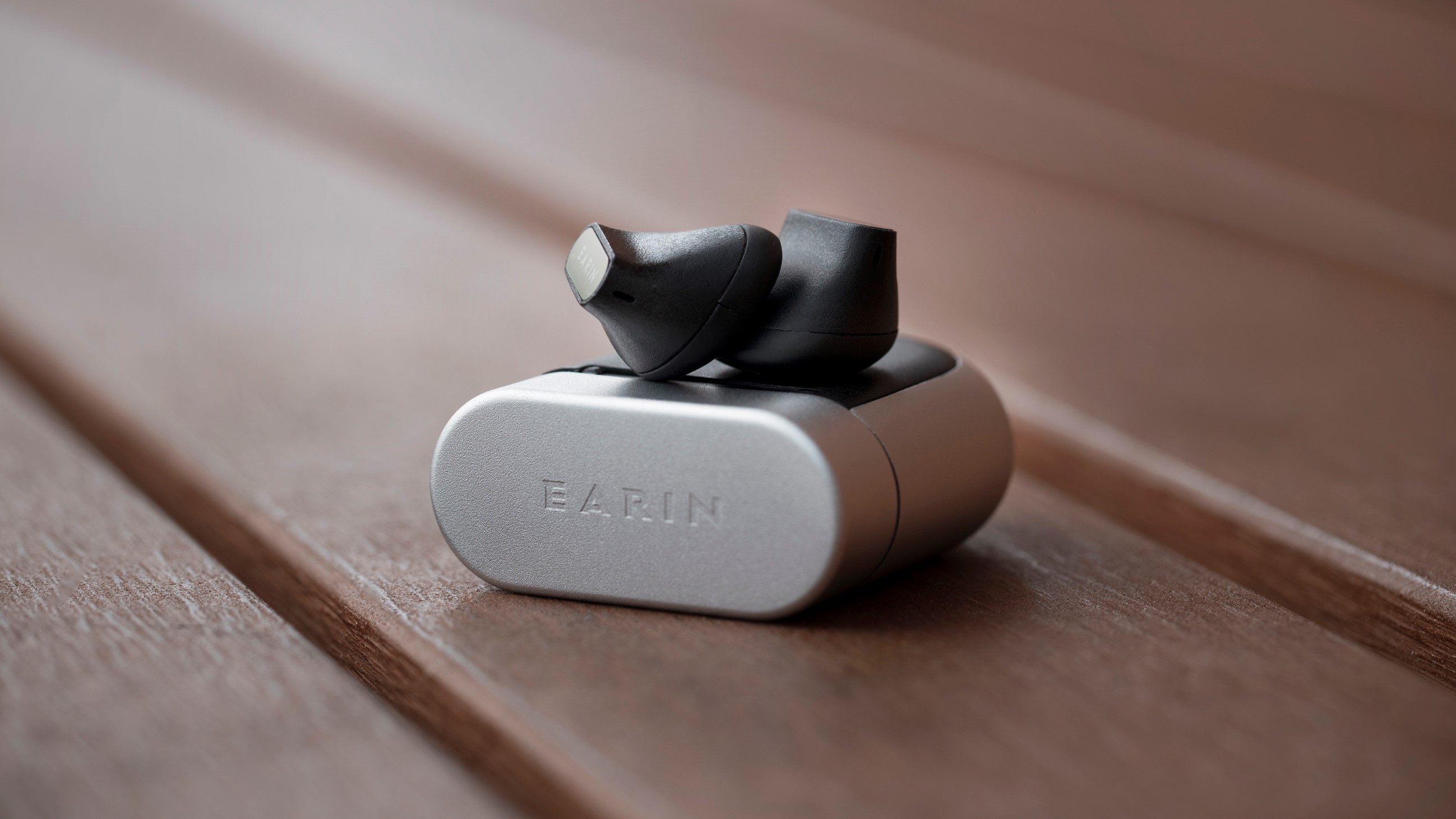 Smallest Bluetooth Earbuds : Best 6 Sets of Smallest Earbuds