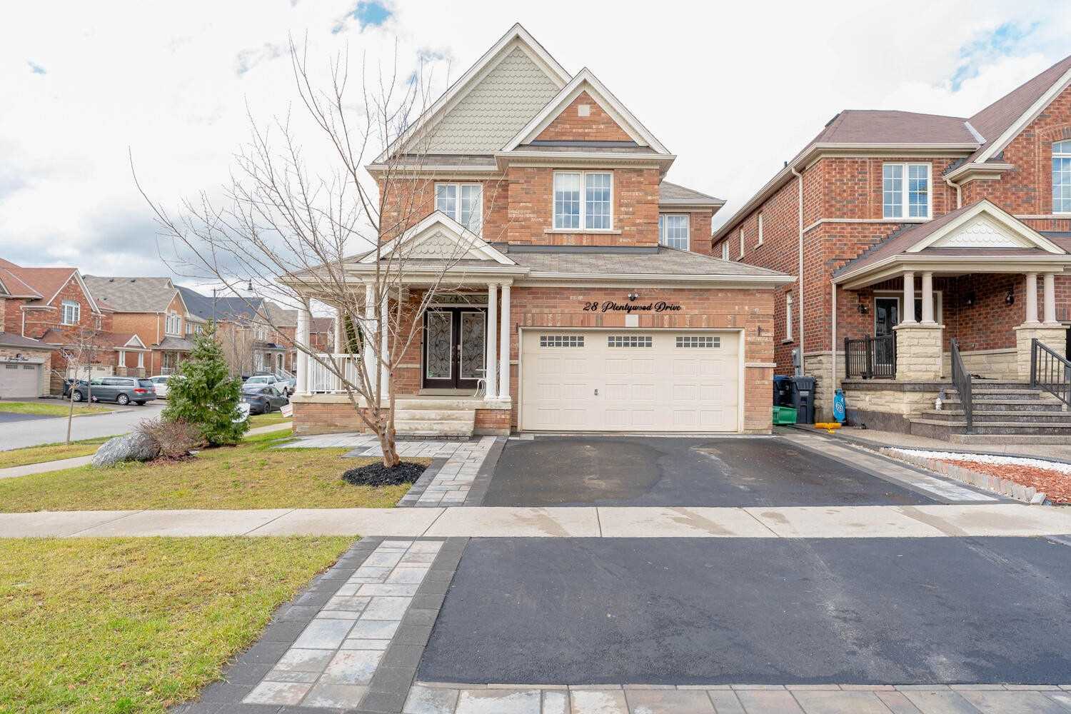 Beautiful Townhouse For Sale In Brampton Ontario
