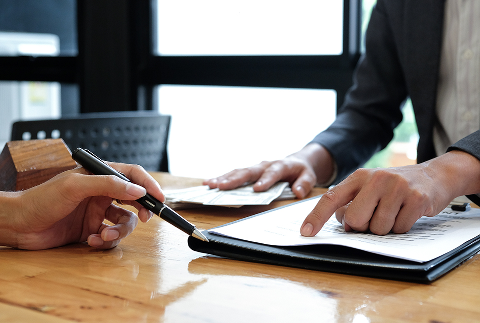 Best Real Estate Lawyer In Canada - Naqvi Law