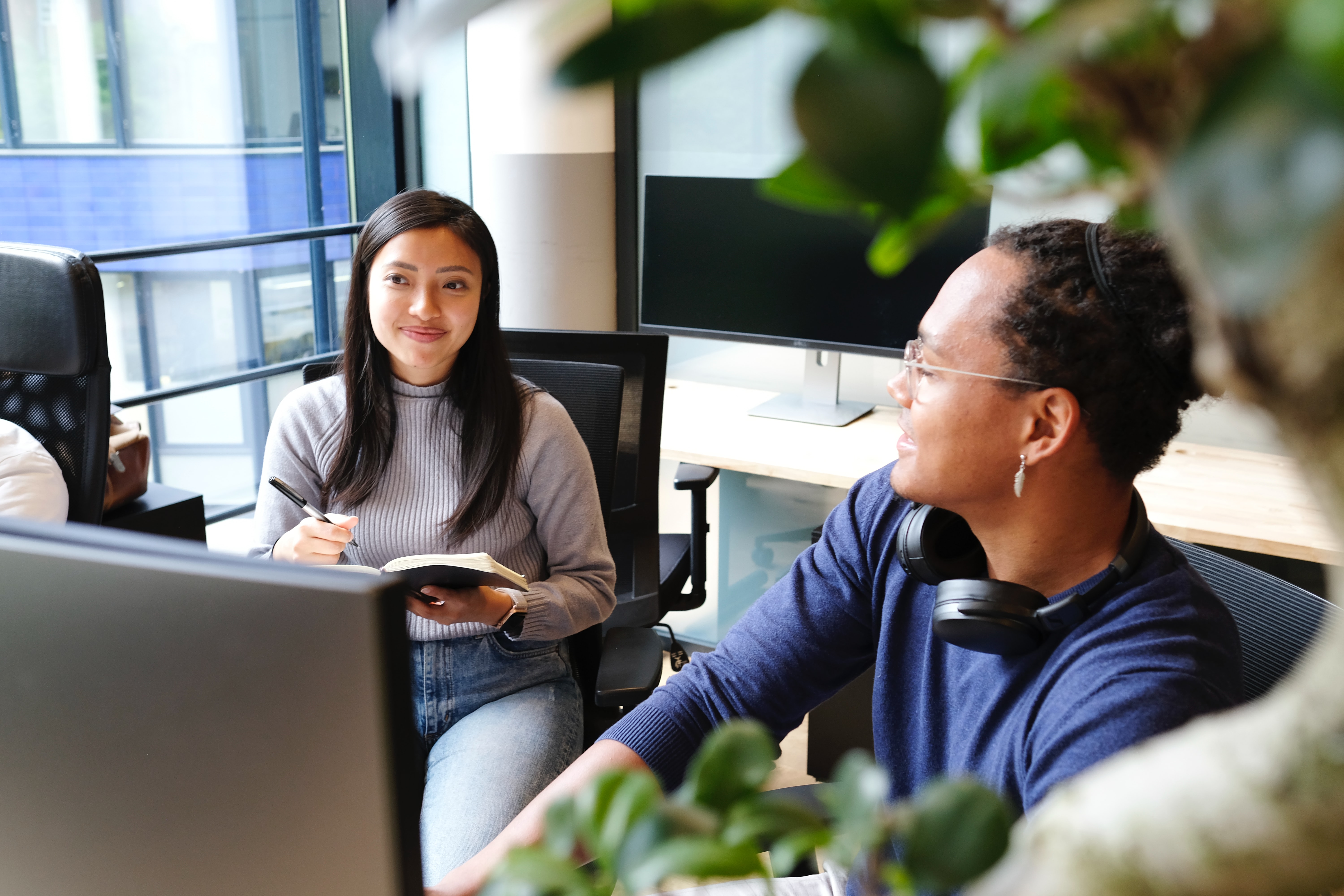 7 Expert tips to effectively manage a remote team