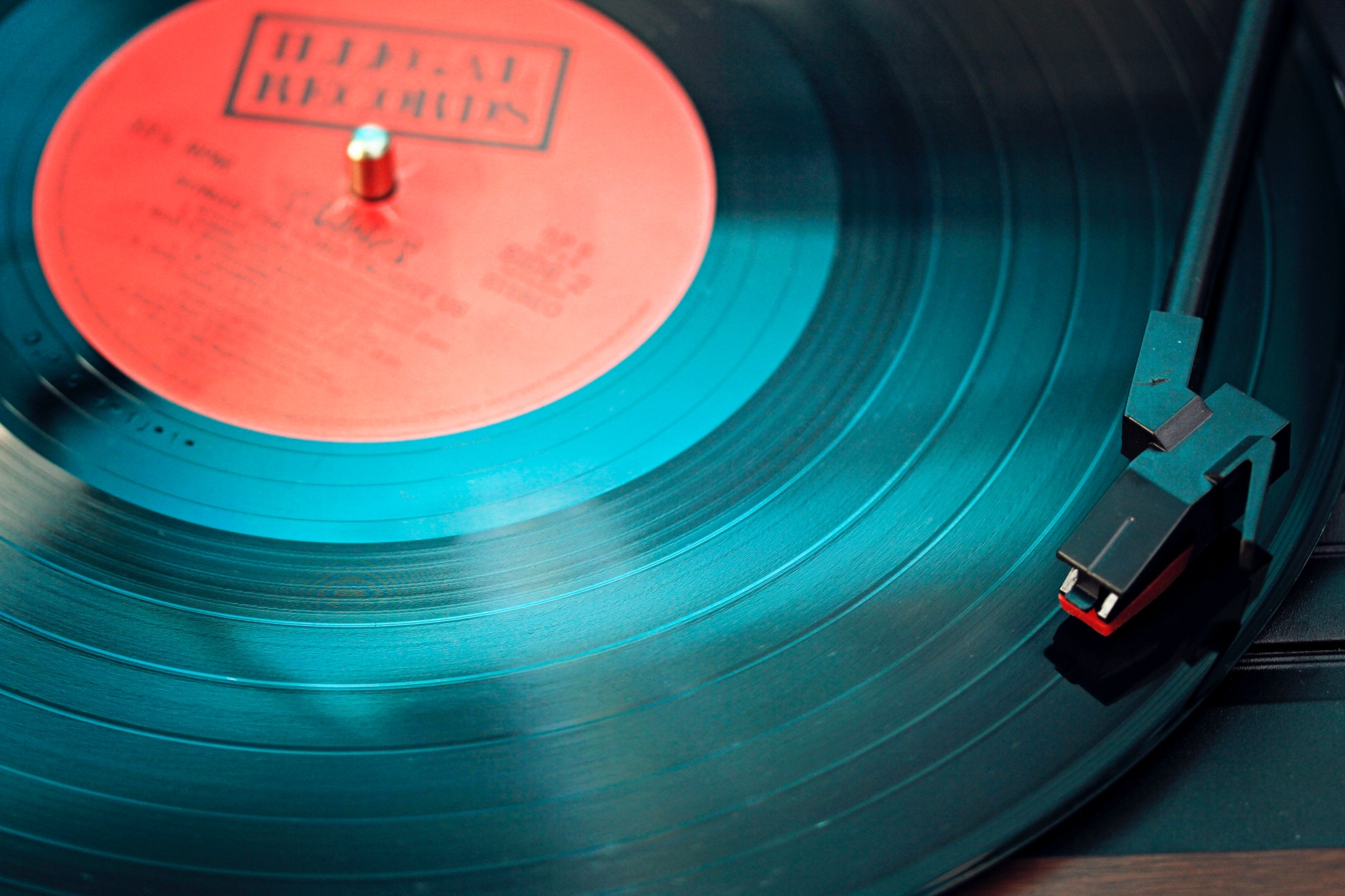 From vynils to NFT: what's the future of music?