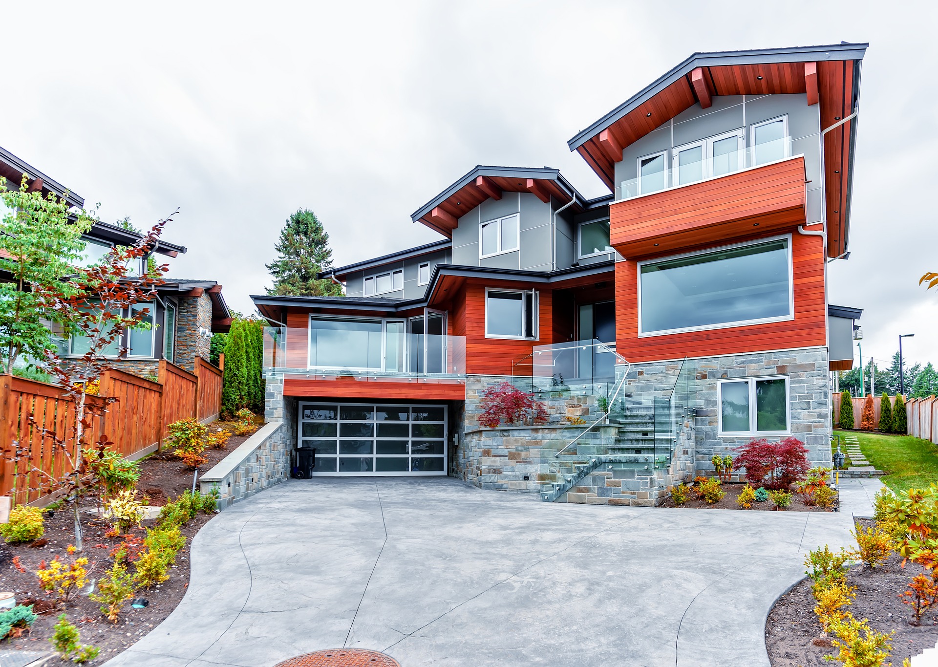 Automatic vs Manually Operated Garage Doors