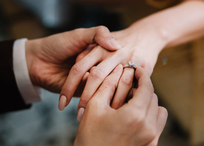 Right Orders To Wear The Engagement Ring Diamond & The Wedding Band