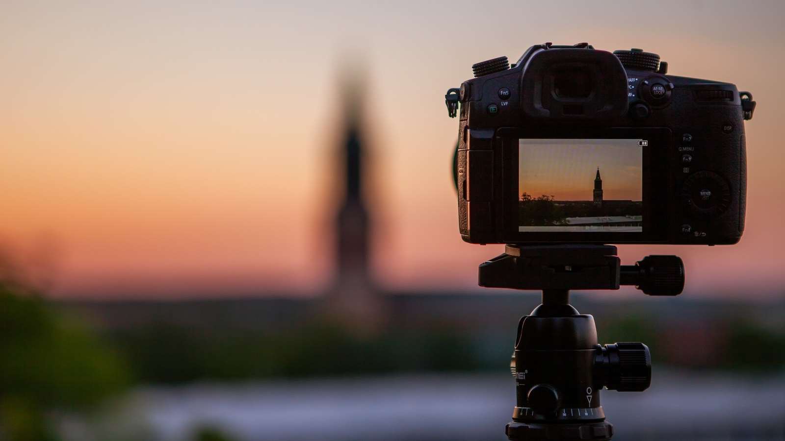 Traditional Wedding Photography Vs Candid Photography  