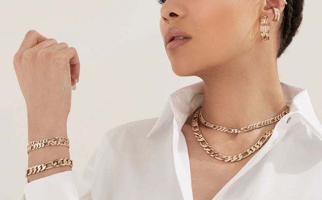 A Classy Double Necklace Awaits You At Eklexic