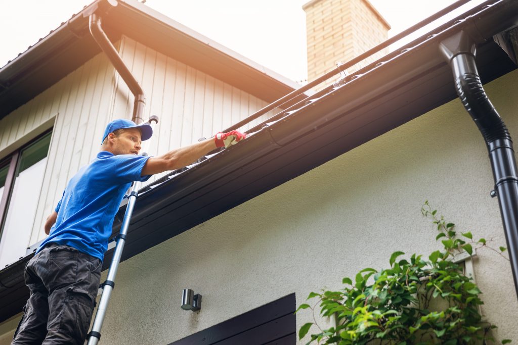 Important Gutter Maintenance Tips For The Winters