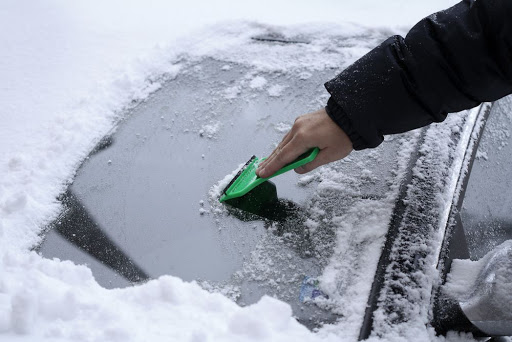 Best Ice Scraper and Snow Brush - Complete Guide