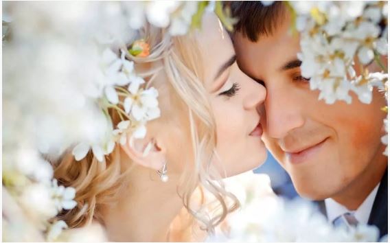 Hire Deluxe Chauffeurs and Cars for Your Wedding