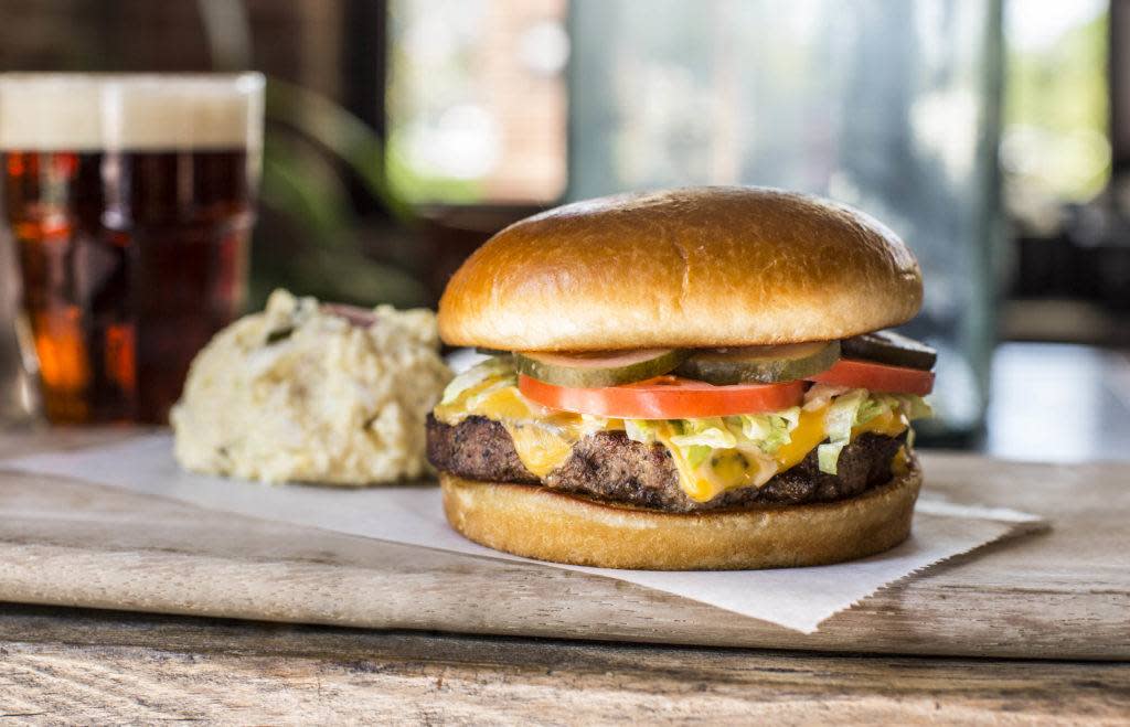 Places to Eat in the Woodlands  - Fielding's Wood Grill