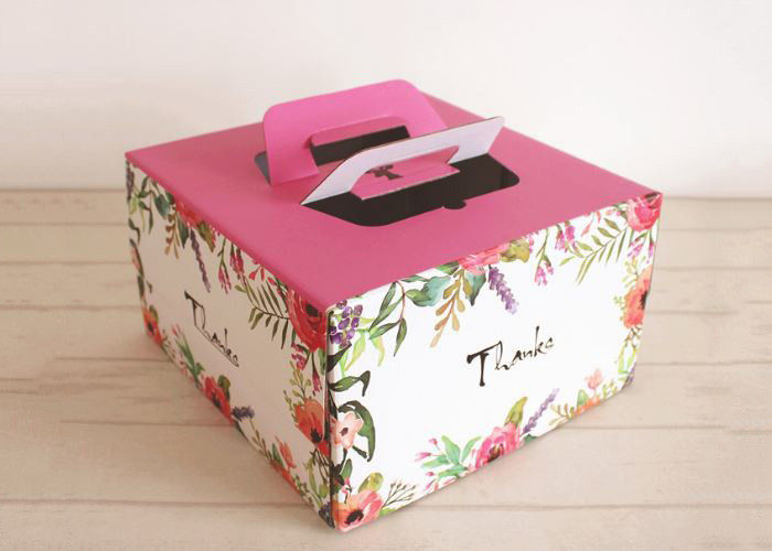 The Advantages of Custom Cake Boxes