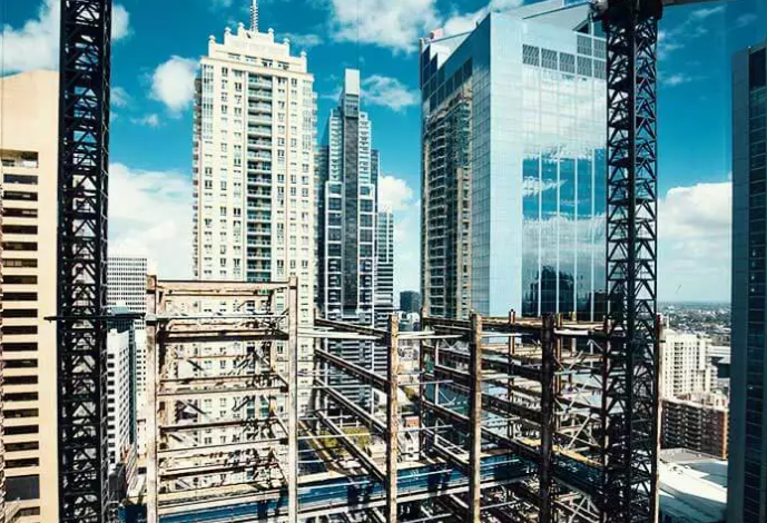 How can you buy commercial property using SMSF?