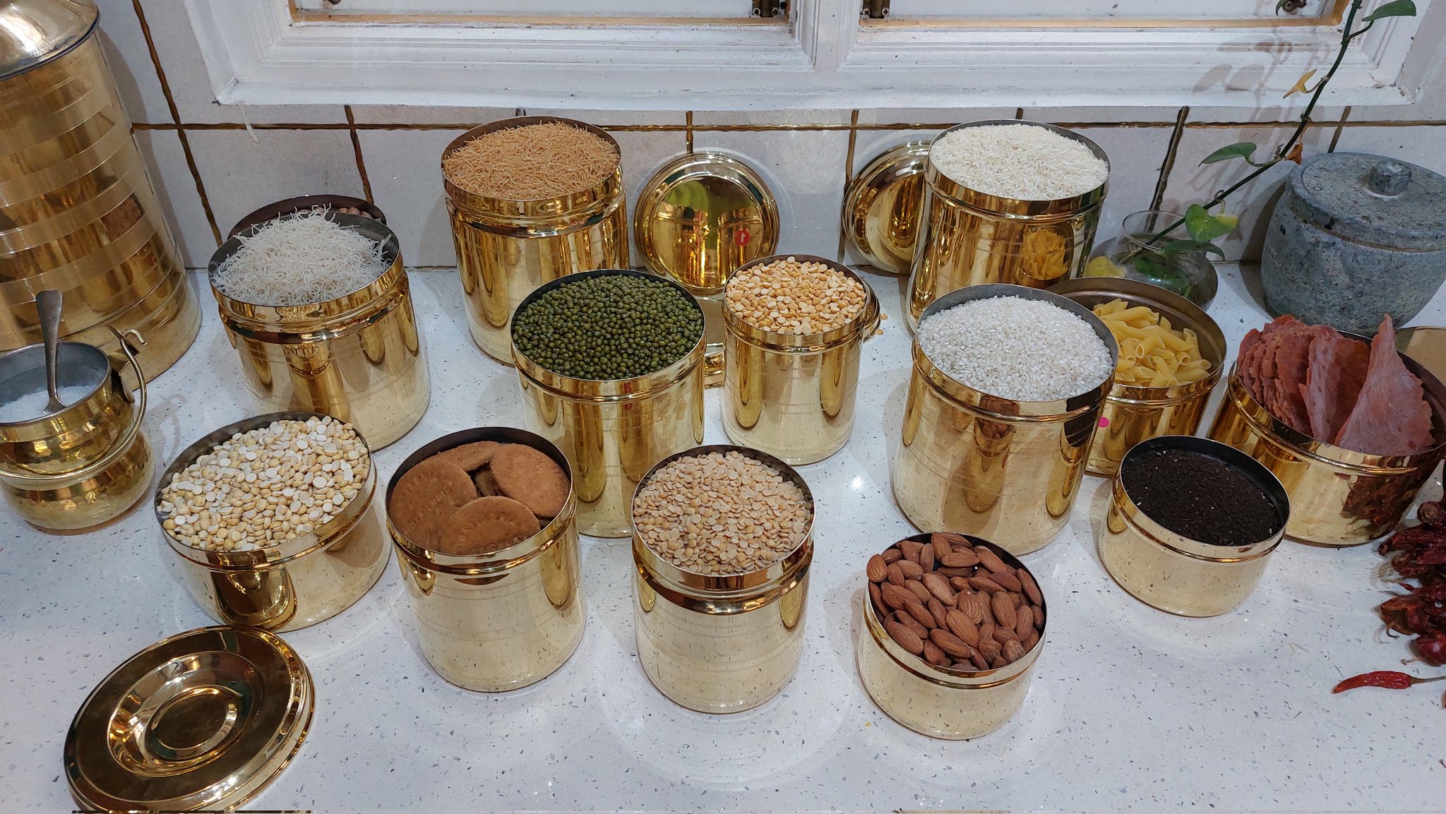 From Grandma's Kitchen to Yours: Sustainable Food Storage in Culinary Heritage | Zishta