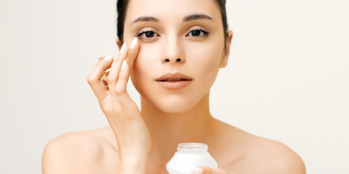 Under Eye Serum - Discover the Secrets to Reducing Dark Circles and Puffiness