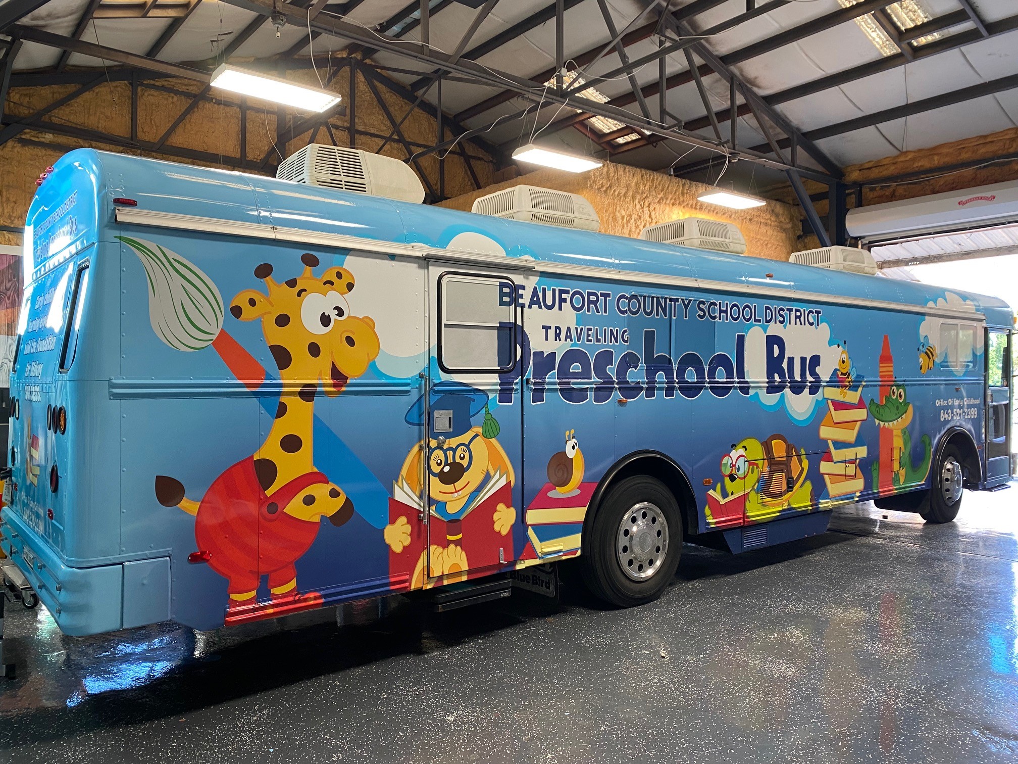 The Process of Creating Stunning Vehicle Graphics