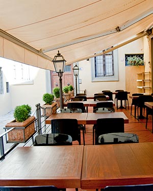 Retractable Awnings in Northern Virginia