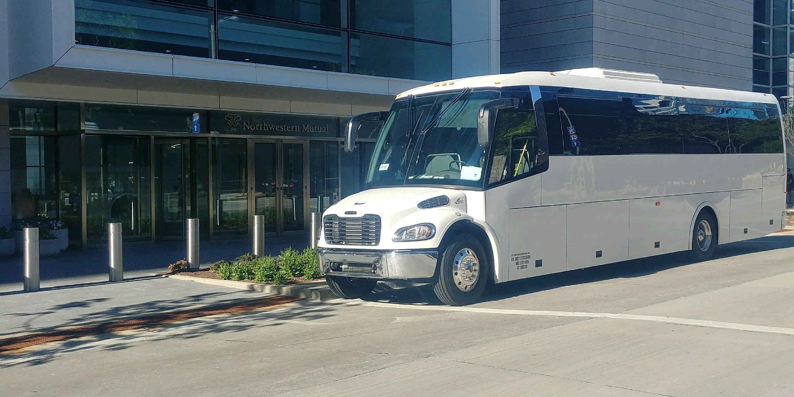 Travel in Comfort and Style through Limo