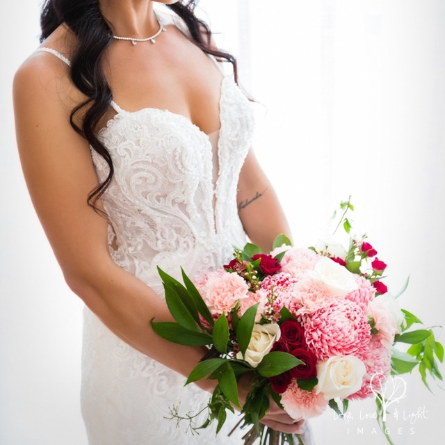 Go For Varieties While Choosing Wedding Flower Packages