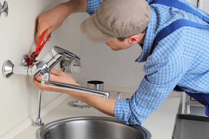 Get 50 AED off on your First Plumbing services Booking