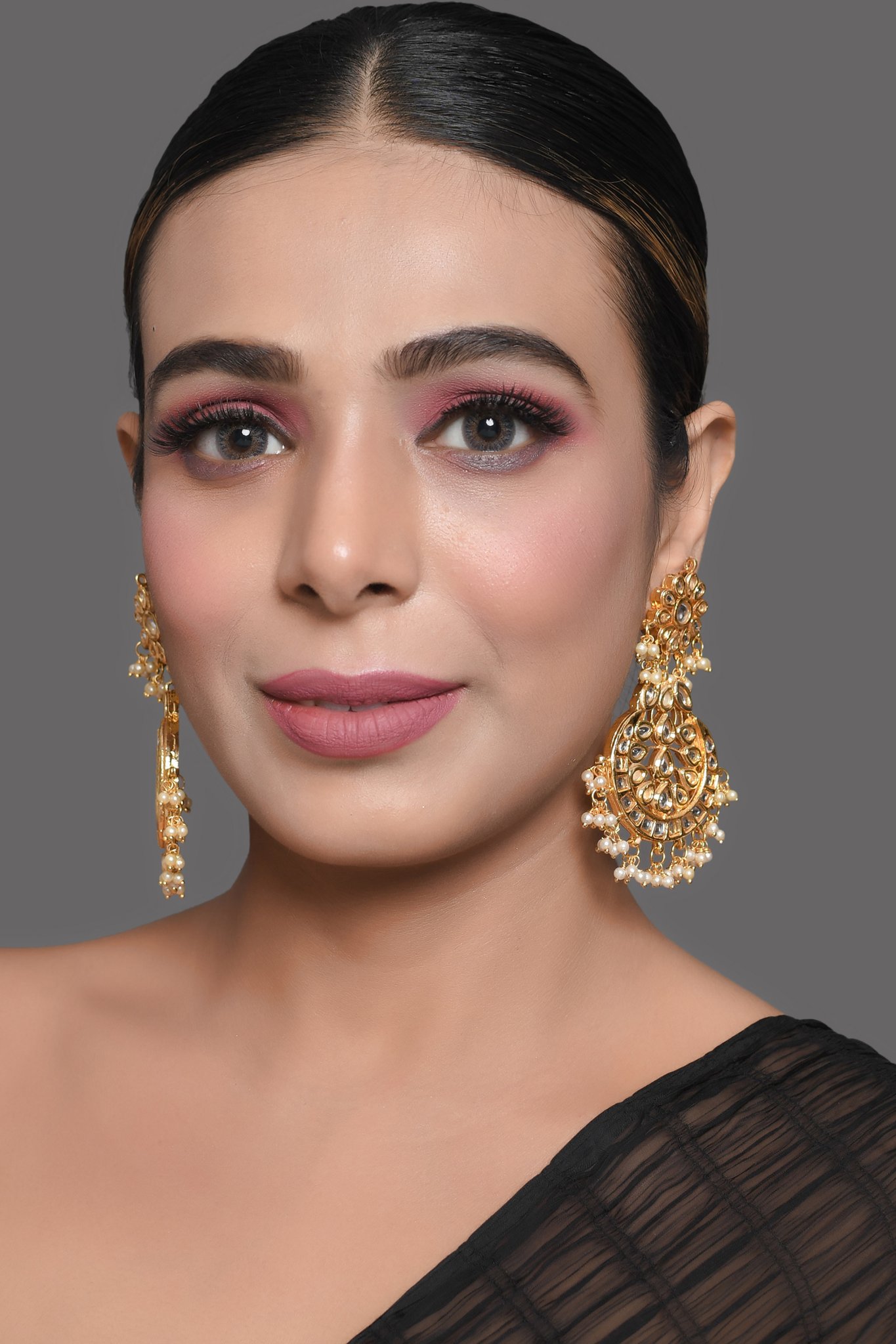What Kind of Accessories You Prefer To Make Your Fashion Essence Look Better?
