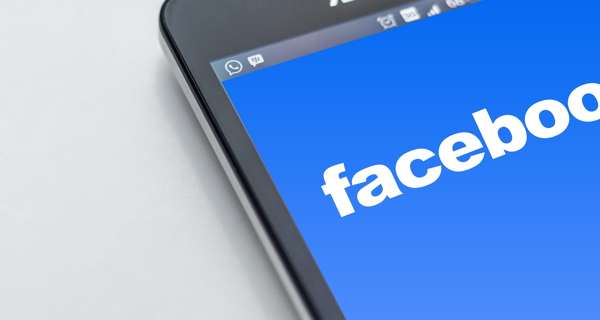 What are Instant Articles on Facebook?