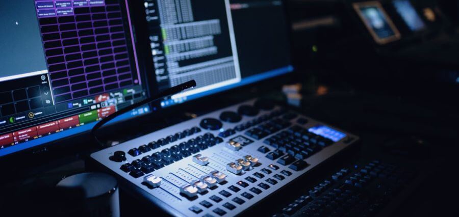 How to become a music producer in simple steps.