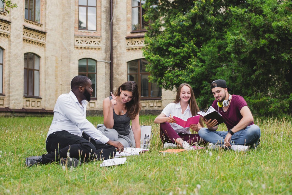 University of Dundee | Rankings, Courses, Scholarships, 2023 | AHZ Associates