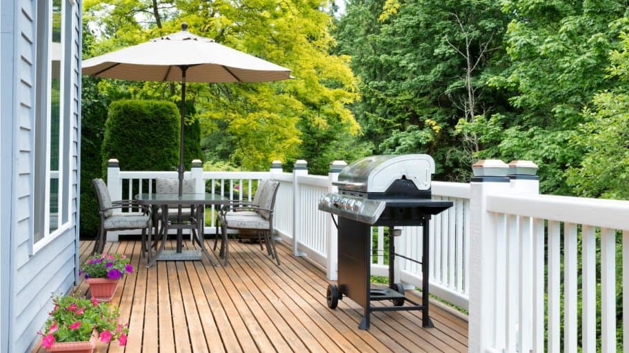 Why Should You Hire The Best Deck And Construction Company?