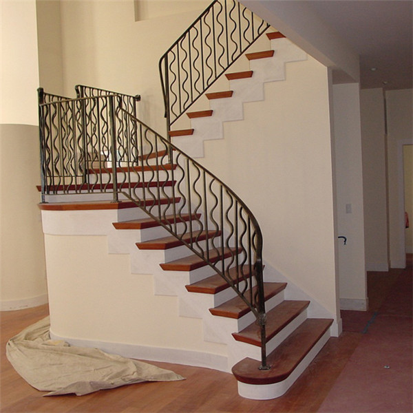Getting Stair Railing For Your Home And Deck - A Smart Approach