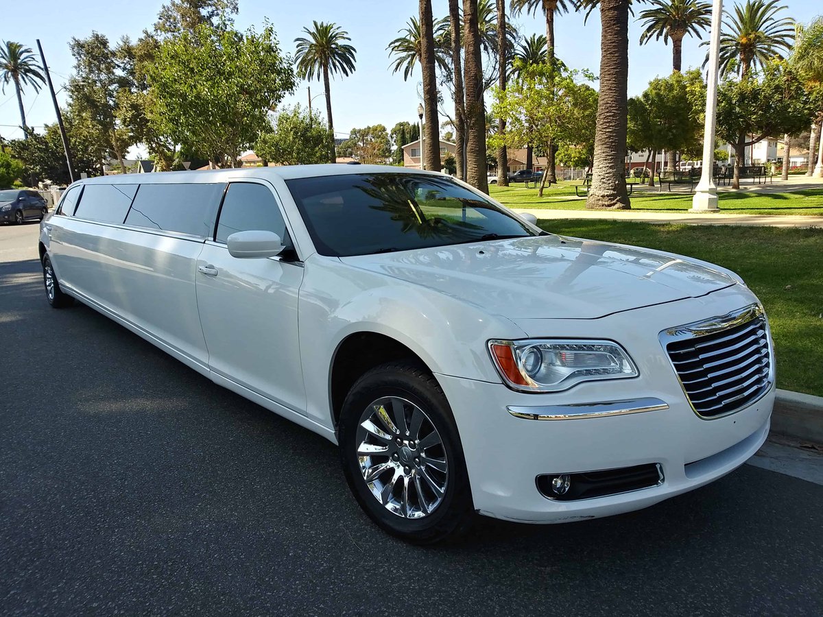The Benefits Of Hiring A High-End Vehicle!