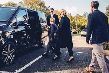 What are the advantages of using Paris Transfer Service?