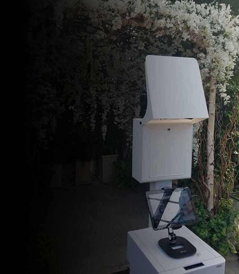 Reasons to hire a photo booth rental service
