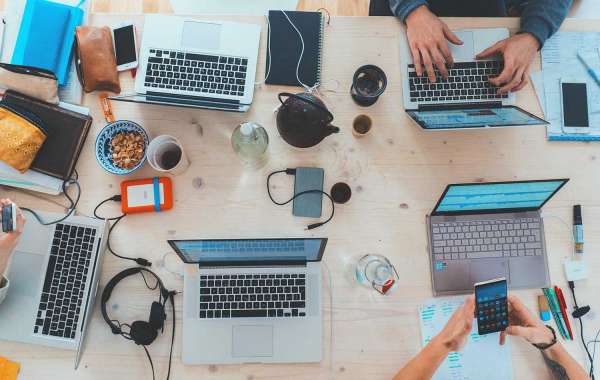 What to look at before choosing the right advertising agency