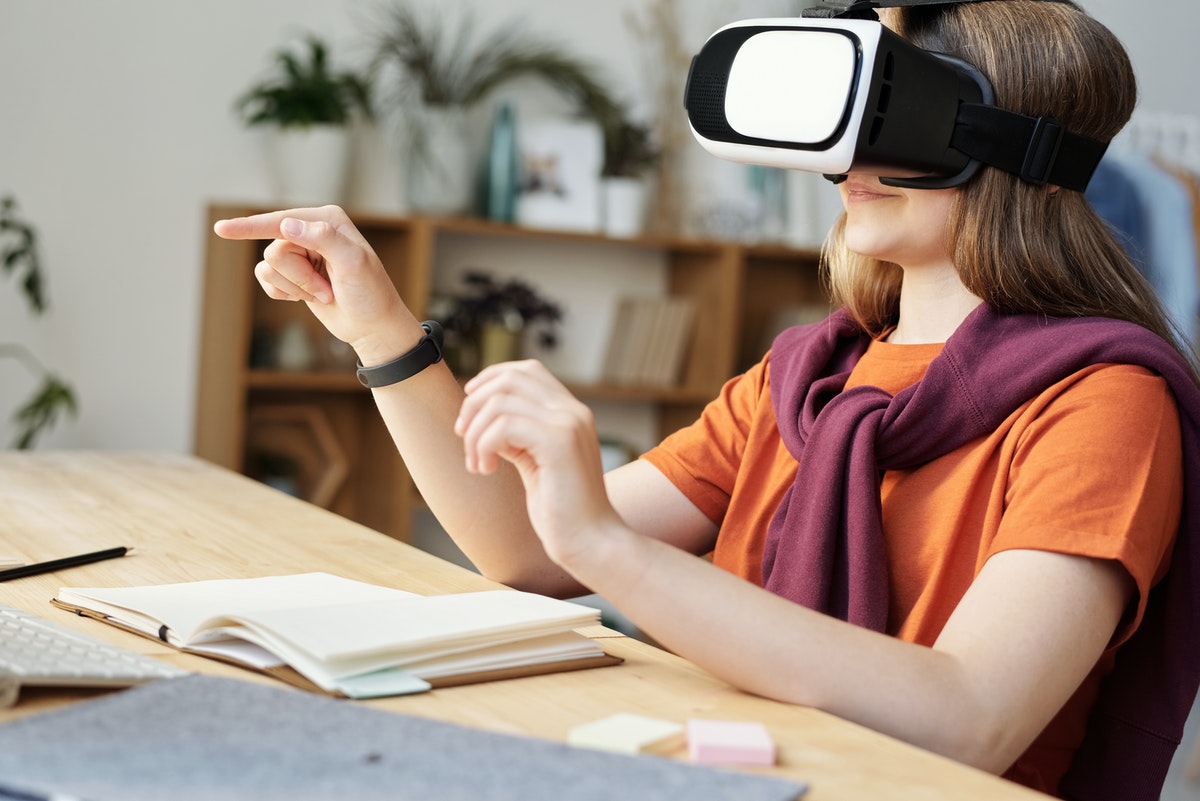 Best Practices for Using Virtual Reality in Education