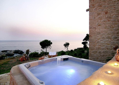 Remarkable and Astounding Hot Tubs Views
