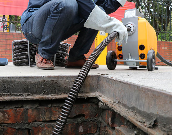 How to tackle the clogged sewer problem at homes?