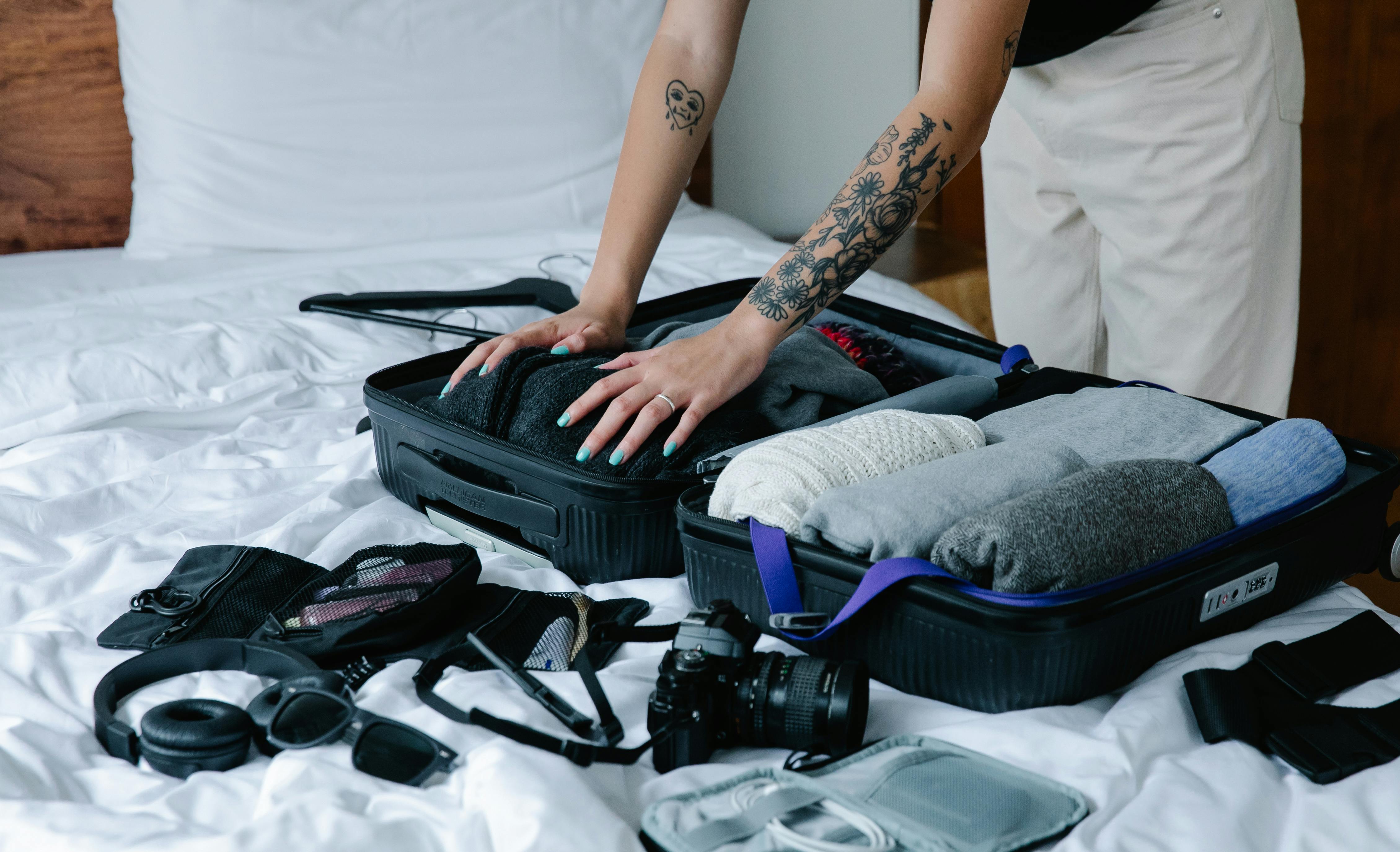 Efficient Travel Packing Cubes Strategies