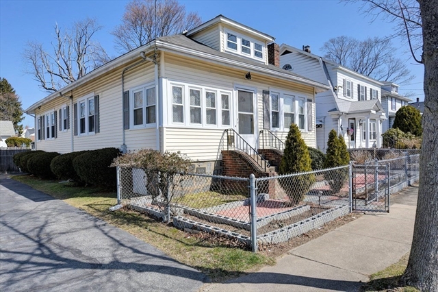 4 factors you should consider before selling your house