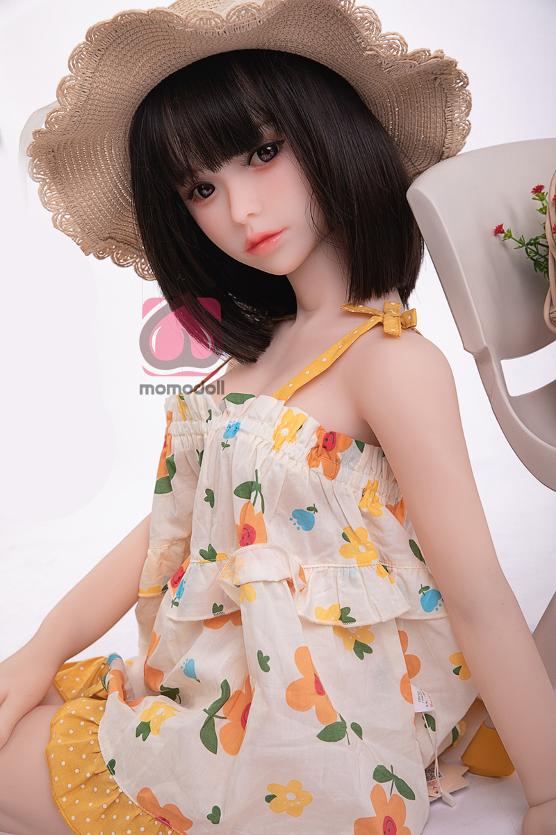It goes well with momodoll if you like.
