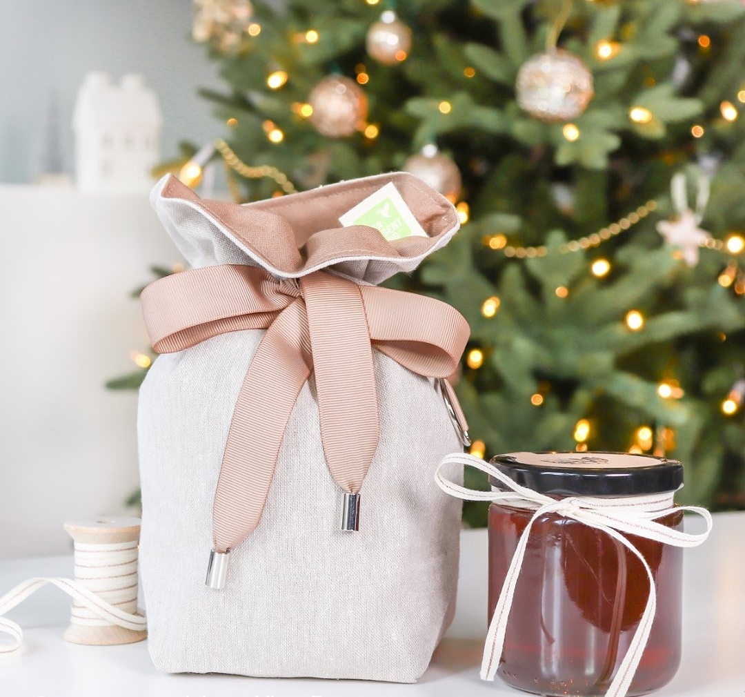 Use Fabric Gift Bags To Impress The Recipient/Guests