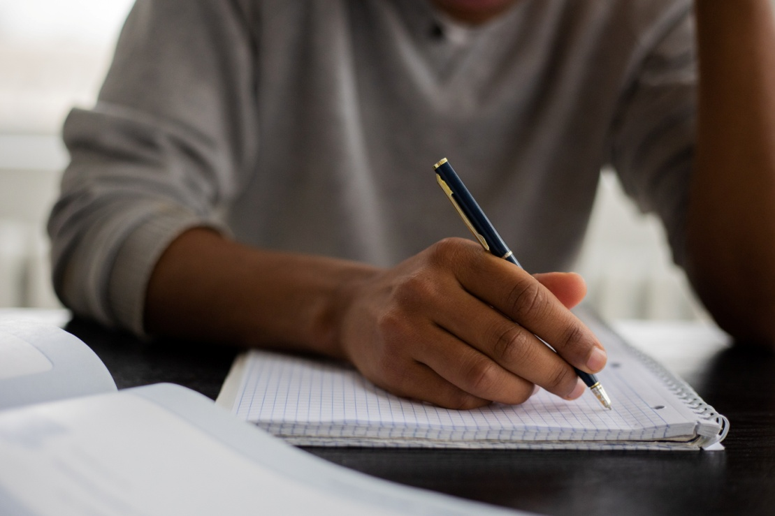How Does A Plagiarism Checker Online Help You?