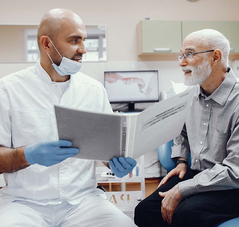 Obtenga más información sobre los beneficios de los planes de seguro de Medicare