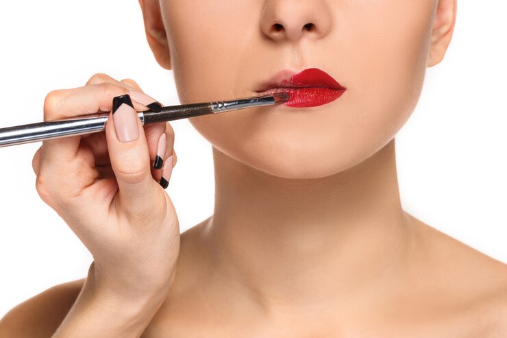 How to Use a Lip Brush?
