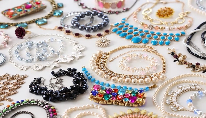 Les avantages de porter des bijoux fantaisie