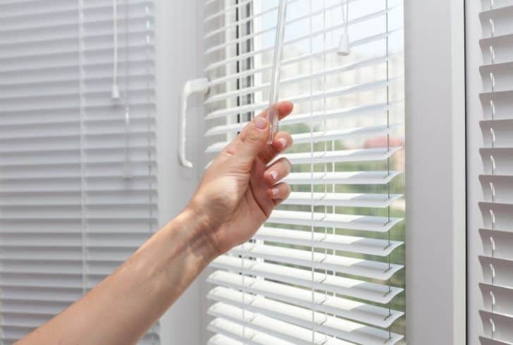 Know More About Vertical & Window Blinds 