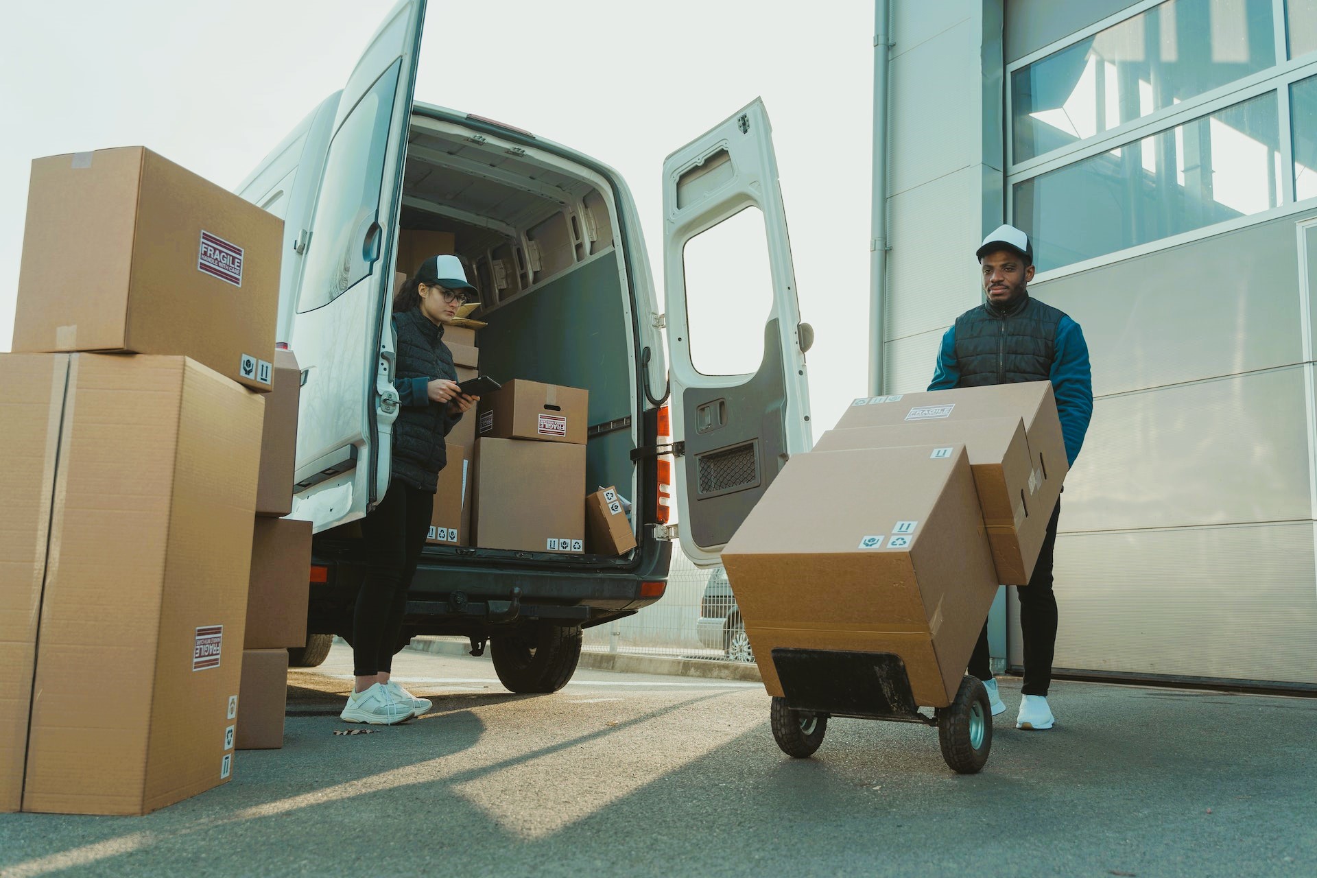 Streamlined Deliveries: Exploring Modern Technology In The Courier Industry