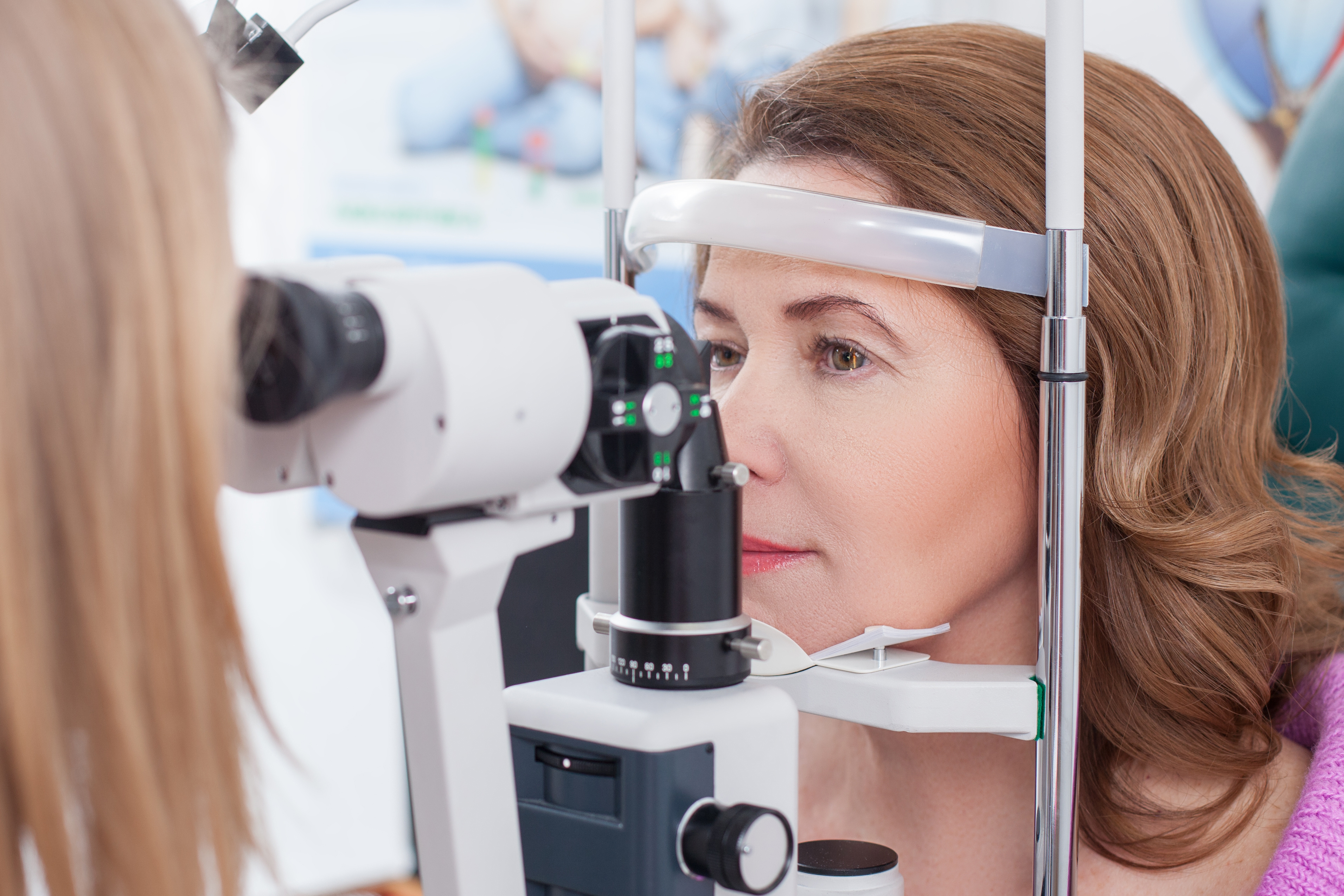A Certified Professional Optometrist should be your Only Option for Lenses