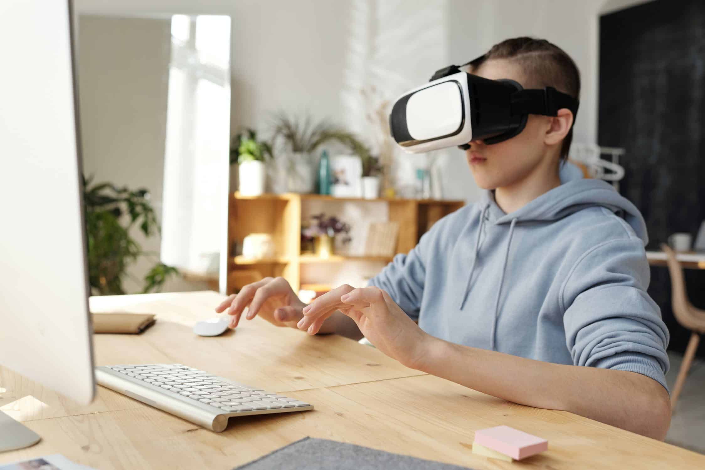 Shape the future with the benefits of Virtual Reality in education