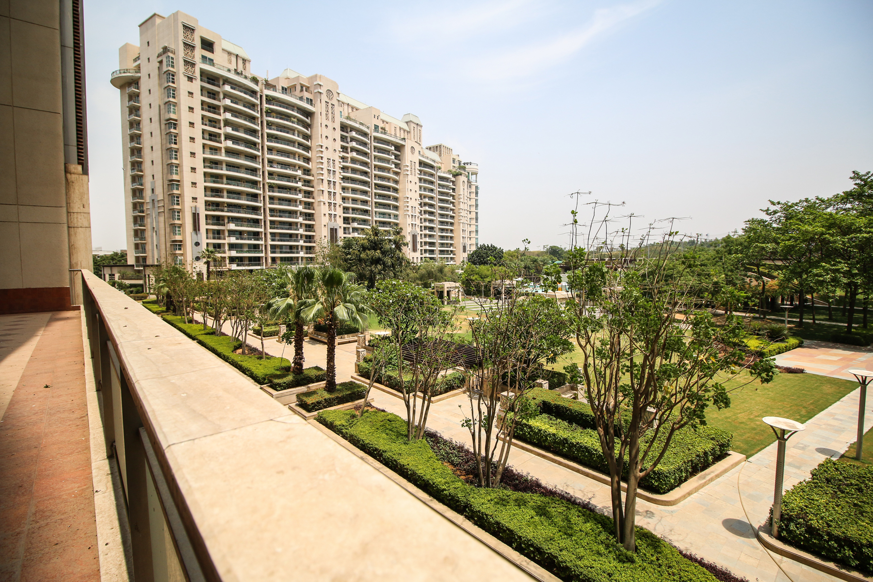 Buy DLF Aralias Apartment in Gurgaon (Gurugram)