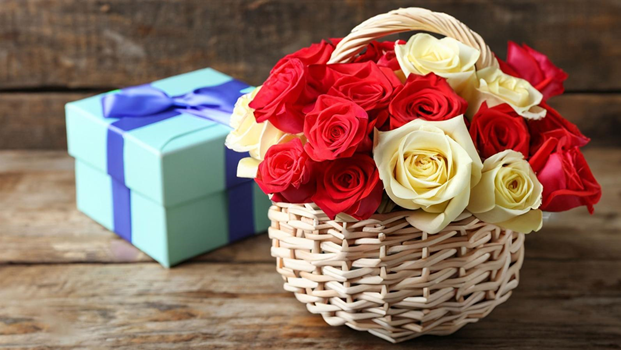 Blooms of Love: Top 20 Floral Gifts for Your Girlfriend in India this Valentine's Day