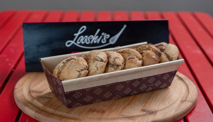 Looshi's Macarons Cakes Pies 